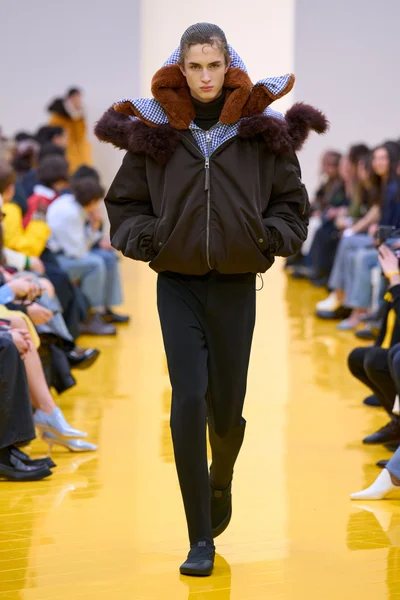 Look 27